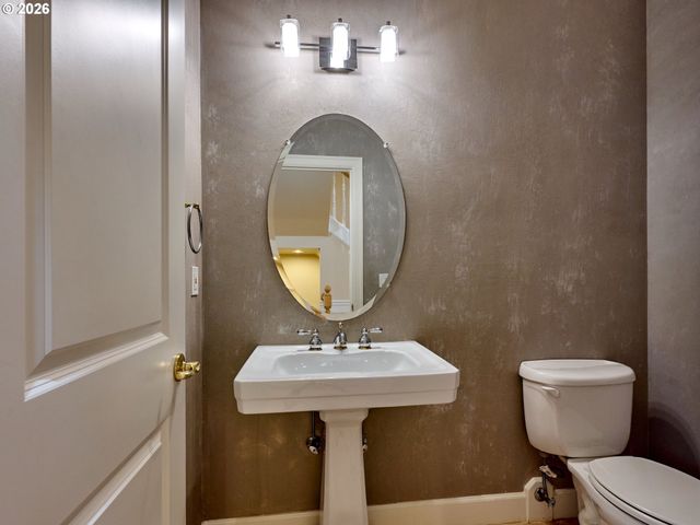 4746 AMHERST Ct, Lake Oswego, OR 97035