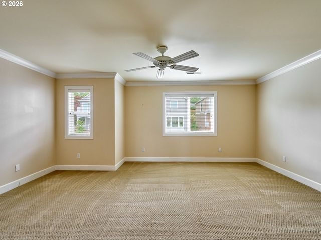 4746 AMHERST Ct, Lake Oswego, OR 97035