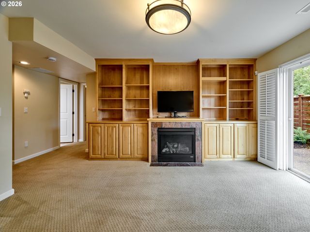 4746 AMHERST Ct, Lake Oswego, OR 97035