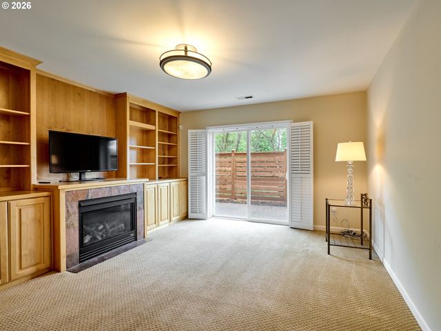 4746 AMHERST Ct, Lake Oswego, OR 97035