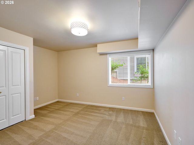 4746 AMHERST Ct, Lake Oswego, OR 97035