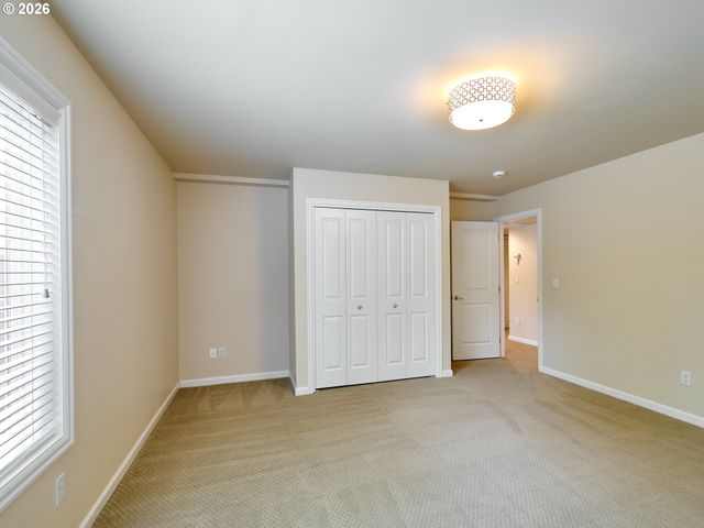4746 AMHERST Ct, Lake Oswego, OR 97035