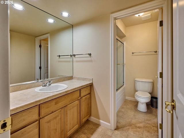 4746 AMHERST Ct, Lake Oswego, OR 97035