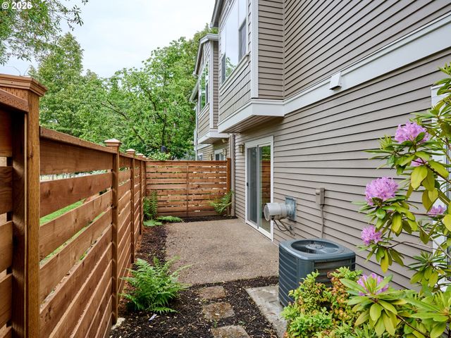 4746 AMHERST Ct, Lake Oswego, OR 97035