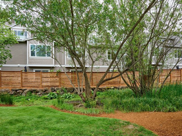 4746 AMHERST Ct, Lake Oswego, OR 97035