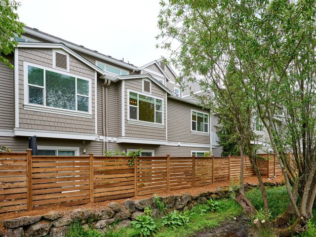 4746 AMHERST Ct, Lake Oswego, OR 97035