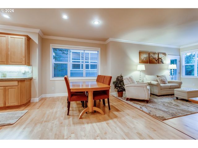 4746 AMHERST Ct, Lake Oswego, OR 97035