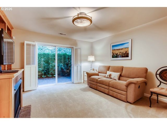 4746 AMHERST Ct, Lake Oswego, OR 97035