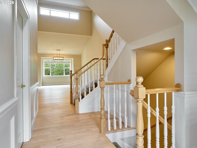 4746 AMHERST Ct, Lake Oswego, OR 97035