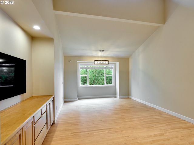 4746 AMHERST Ct, Lake Oswego, OR 97035