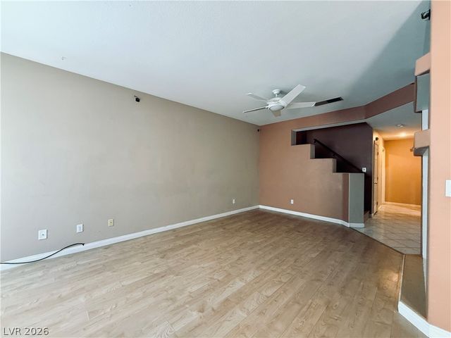 5201 South Torrey Pines Drive 1211, Las Vegas, NV 89118