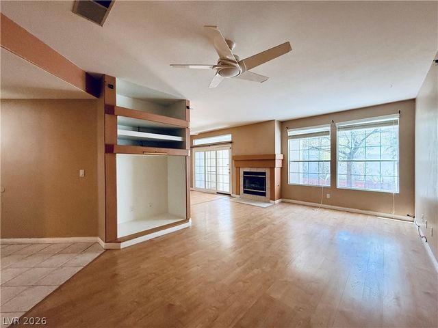 5201 South Torrey Pines Drive 1211, Las Vegas, NV 89118