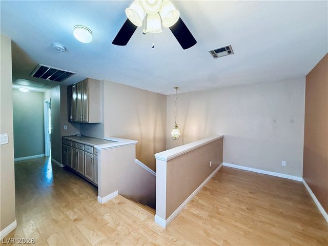 5201 South Torrey Pines Drive 1211, Las Vegas, NV 89118
