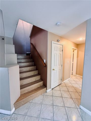 5201 South Torrey Pines Drive 1211, Las Vegas, NV 89118