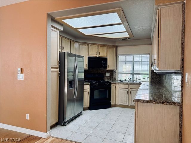 5201 South Torrey Pines Drive 1211, Las Vegas, NV 89118