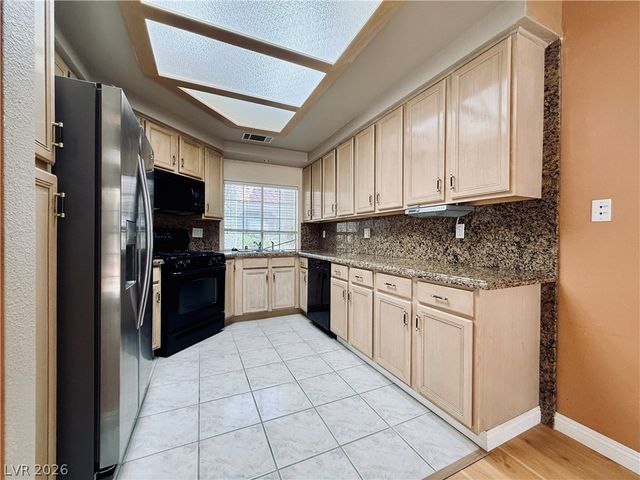 5201 South Torrey Pines Drive 1211, Las Vegas, NV 89118