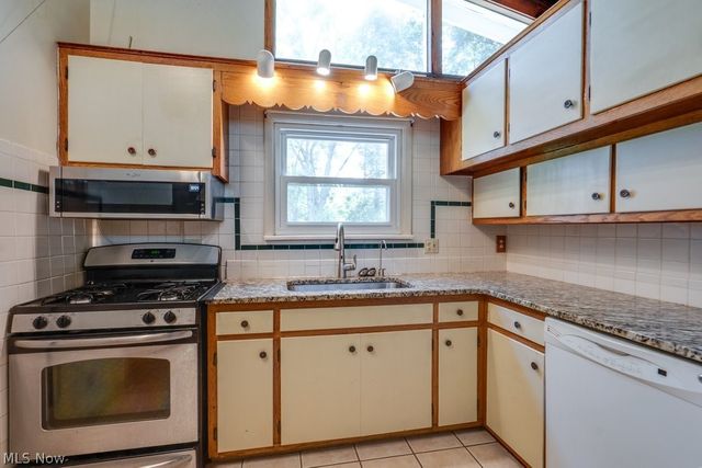 3721 N Sunnyfield Drive, Copley, OH 44321