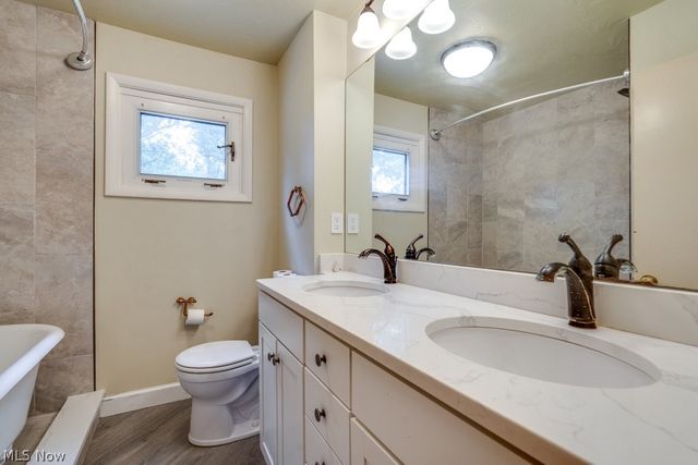 3721 N Sunnyfield Drive, Copley, OH 44321