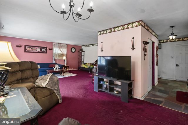 37 N 2ND STREET PIKE, Churchville, PA 18966