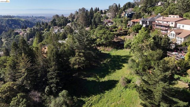 7137 Buckingham Blvd., Berkeley, CA 94705