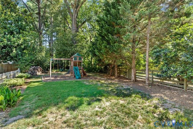 8302 University Pl, Henrico, VA 23229