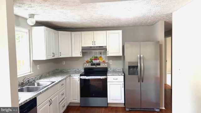 3012 SUMMERSHADE CT, Herndon, VA 20171