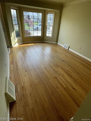 1078 Dover Road, Pontiac, MI 48341