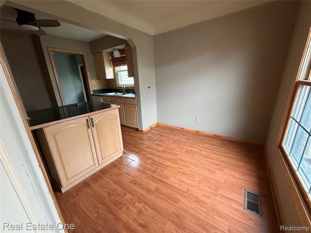 1078 Dover Road, Pontiac, MI 48341