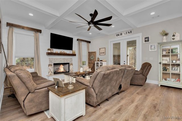 178 Shoal Creek Drive, Deatsville, AL 36022