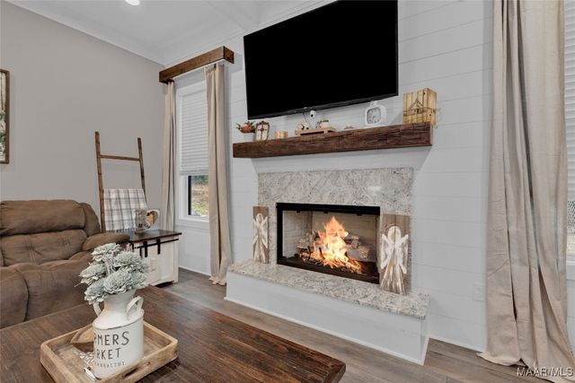 178 Shoal Creek Drive, Deatsville, AL 36022