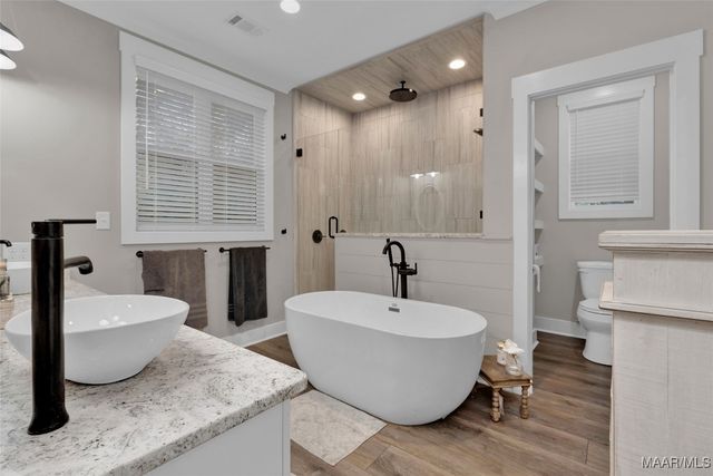 178 Shoal Creek Drive, Deatsville, AL 36022