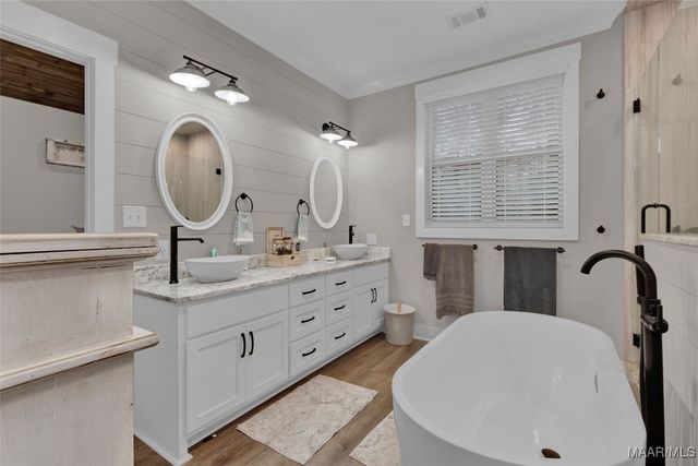 178 Shoal Creek Drive, Deatsville, AL 36022