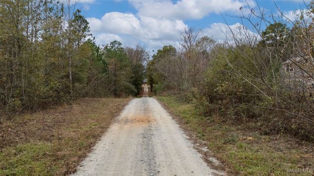 178 Shoal Creek Drive, Deatsville, AL 36022