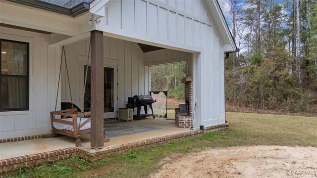 178 Shoal Creek Drive, Deatsville, AL 36022