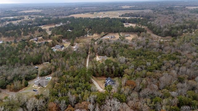 178 Shoal Creek Drive, Deatsville, AL 36022