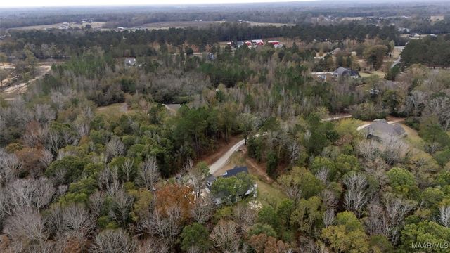 178 Shoal Creek Drive, Deatsville, AL 36022