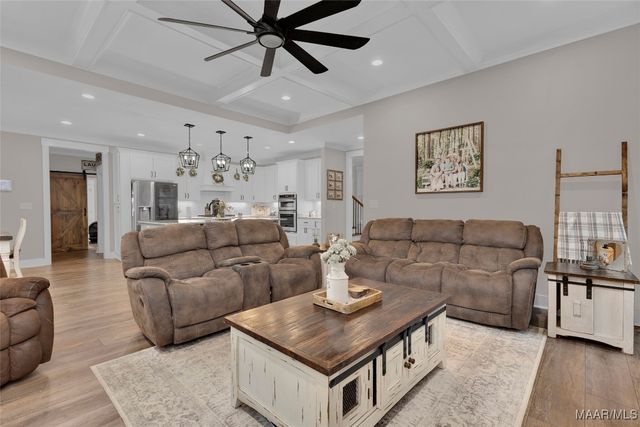 178 Shoal Creek Drive, Deatsville, AL 36022