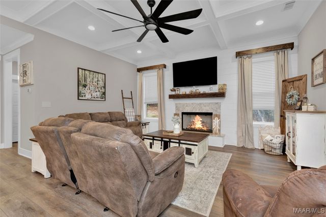 178 Shoal Creek Drive, Deatsville, AL 36022