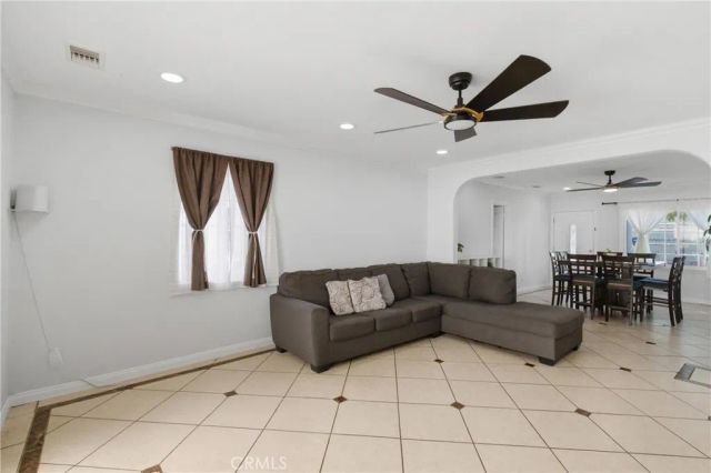 6836 Aura, Reseda, CA 91335