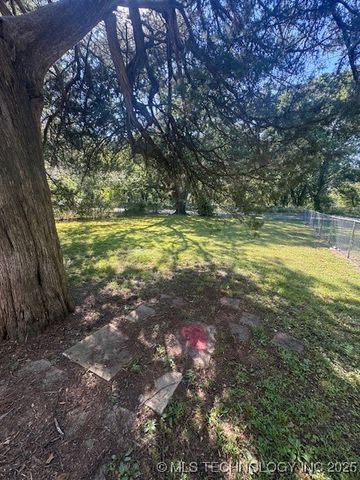 200 S 12th Avenue, Madill, OK 73446