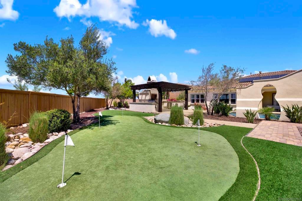 Image 10 of property listing at 15717 Montbury Pl, San Diego, CA 92131