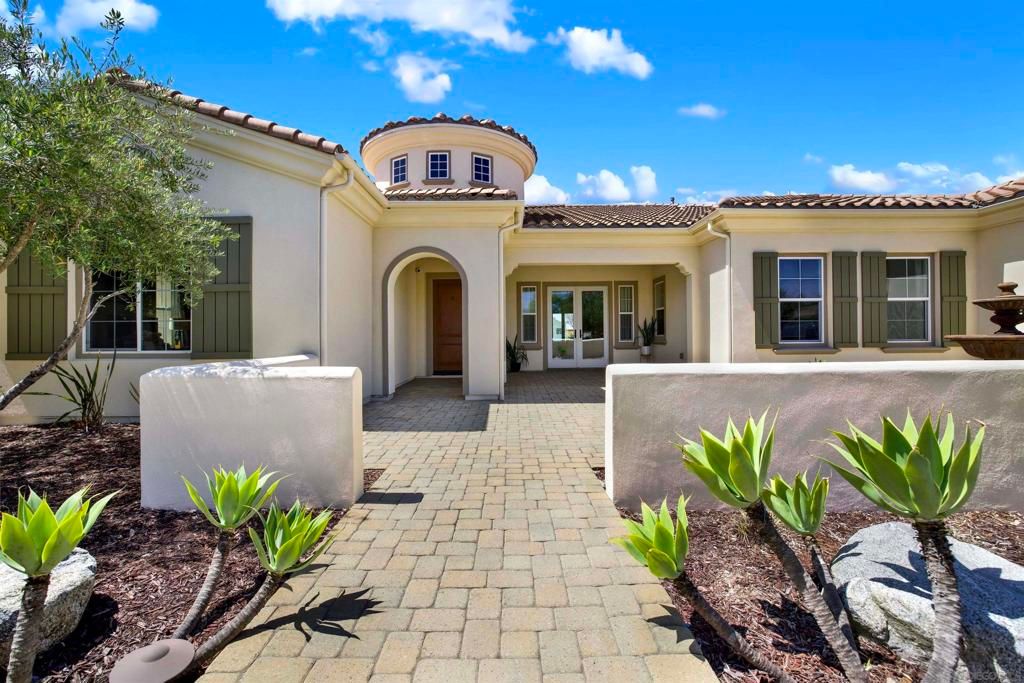 Image 2 of property listing at 15717 Montbury Pl, San Diego, CA 92131