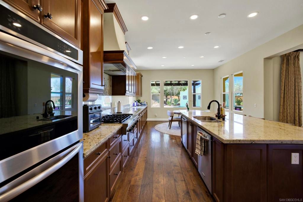 Image 24 of property listing at 15717 Montbury Pl, San Diego, CA 92131