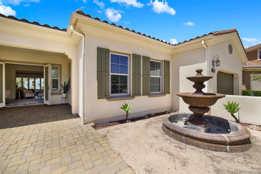 Image 4 of property listing at 15717 Montbury Pl, San Diego, CA 92131