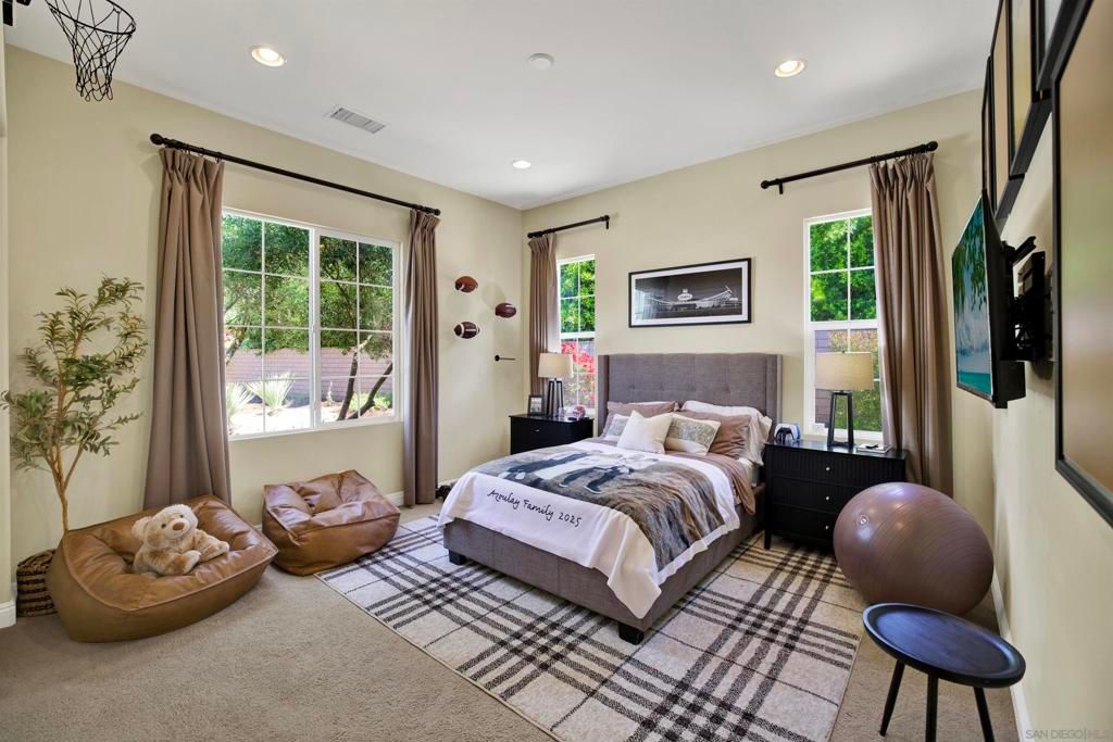 Image 44 of property listing at 15717 Montbury Pl, San Diego, CA 92131