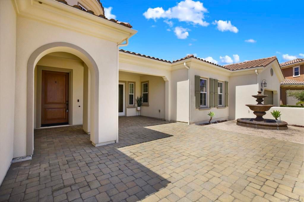 Image 5 of property listing at 15717 Montbury Pl, San Diego, CA 92131