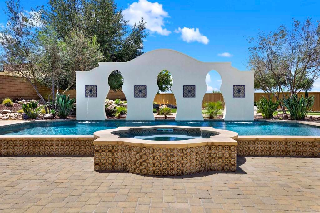 Image 8 of property listing at 15717 Montbury Pl, San Diego, CA 92131