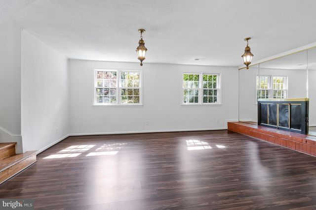 7306 IDYLWOOD CT, Falls Church, VA 22043