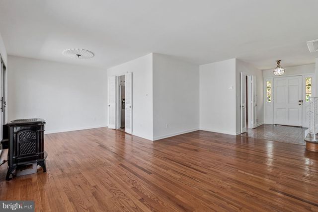 7306 IDYLWOOD CT, Falls Church, VA 22043