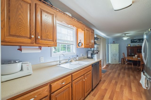 1844 Twin Caves Dr, Lewisburg, TN 37091